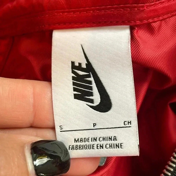 Nike jacket for Women S - Picture 13 of 16